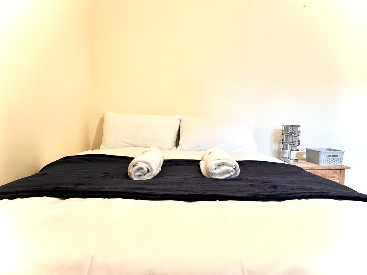 Shadwell Holiday Rooms ลอนดอน ภายนอก รูปภาพ