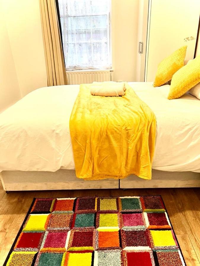 Shadwell Holiday Rooms ลอนดอน ภายนอก รูปภาพ