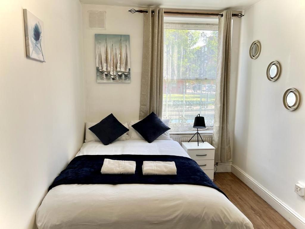 Shadwell Holiday Rooms ลอนดอน ภายนอก รูปภาพ