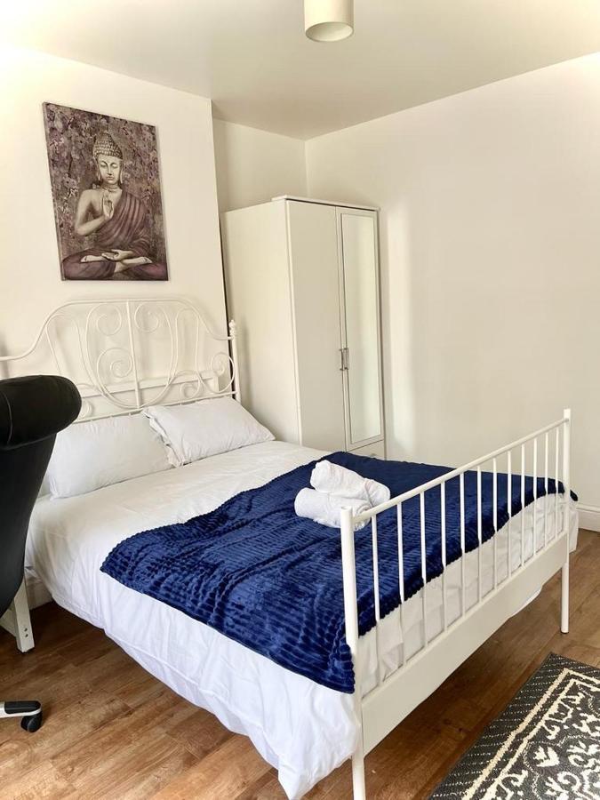 Shadwell Holiday Rooms ลอนดอน ภายนอก รูปภาพ